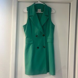 Green dress with collar